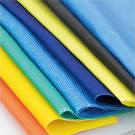 Le traitement de teinture tissé de tissu à hautes températures de fibre de verre, réduisent l'effilochure et l'irritation