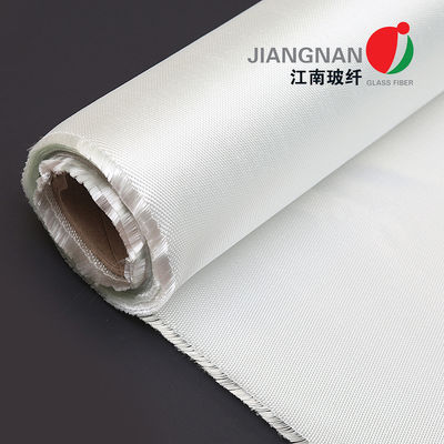 Le satin résistant à la chaleur tissent le tissu en verre 3784 850g de fibre de verre d'E de haute résistance